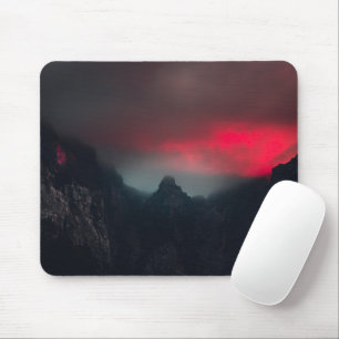 Mousepad Nuvens a arder, nevoeiro e montanhas