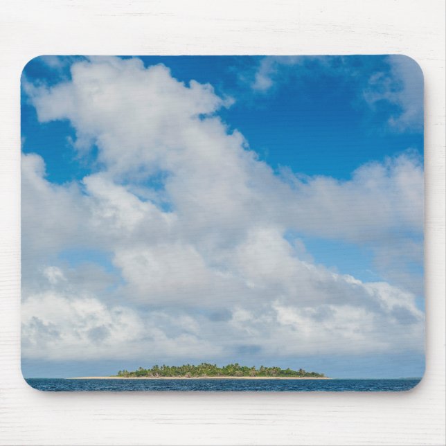 Mousepad Nuvens pairam sobre a pequena ilha (Frente)