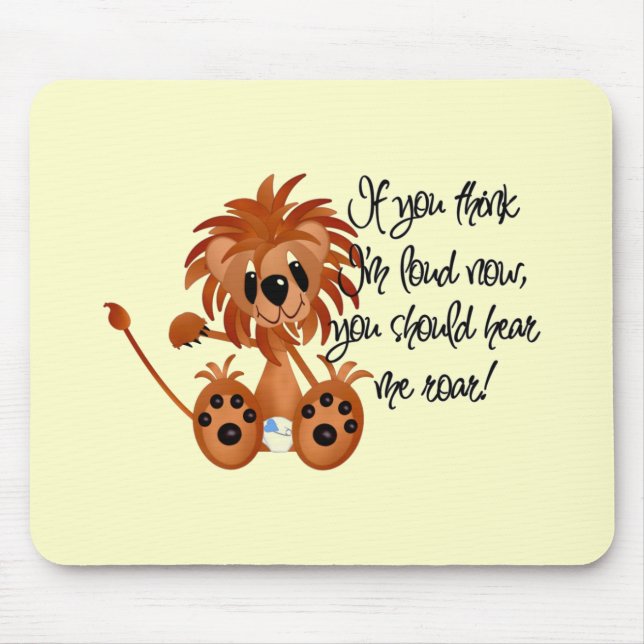Mousepad O leão do bebê ouve-me rujir o camiseta e os prese (Frente)
