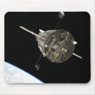 Mousepad O telescópio espacial de Hubble na órbita acima