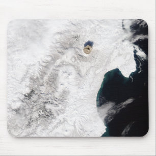 Mousepad O vulcão de Shiveluch em Kamchatka Krai, Rússia