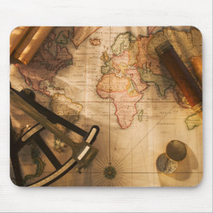 Mousepad Octant, compasso e telescópio no mapa náutico