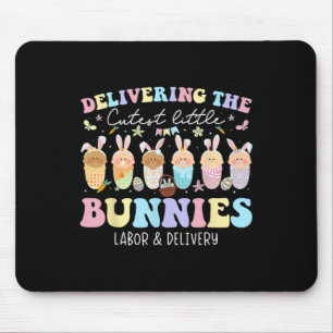 Mousepad Oferecendo A Mão De Obra Páscoa De Bunnies Mais Ju