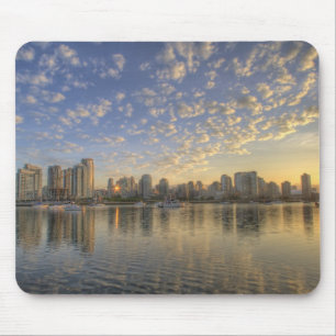 Mousepad Olhando através de False Creek na linha do horizo