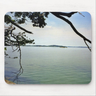 Mousepad Olhando por cima do rio criado em um