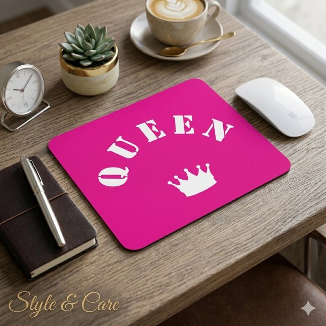 Mousepad Olhar Real Moderno Grafismo Coroa da RAINHA (QUEEN Crown Script Graphic Modern Royal Look Mouse Pad)