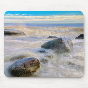 Mousepad Ondas quebrando nas rochas da costa