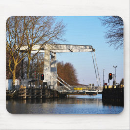 Mousepad Ophaalbrug over gracht in Nederland.