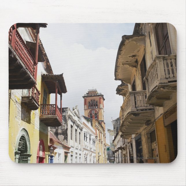 Mousepad Opinião de baixo ângulo dos apartamentos ao longo (Frente)