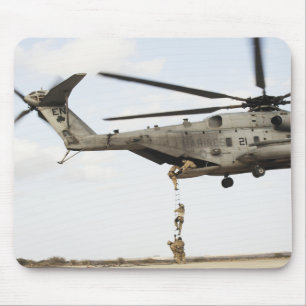 Mousepad Os pararescuemen da força aérea conduzem uma