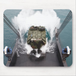 Mousepad Os veículos do assalto anfíbio desembarcam de US