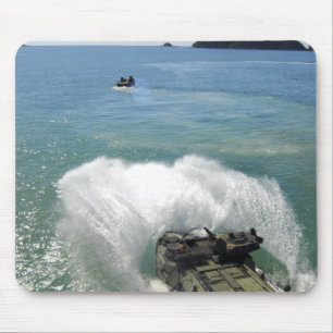 Mousepad Os veículos do assalto anfíbio retiram a