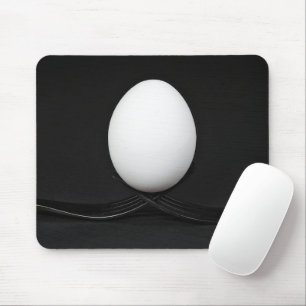 Mousepad Ovo Branco Em Fornos Pretos