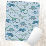 Mousepad Padrão Azul dos Dinossauros<br><div class="desc">Muitos dinossauros azuis,  Tyrannosaurus rex,  Spinossauro,  Stegossauro,  Diplodocuments e Tricerátops. Socorro!</div>