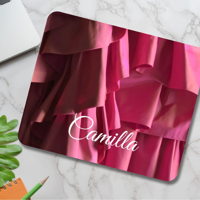 Mousepad Padrão Bonito de Pincéis Quentes Personalizado (Glam up your workday with this personalized and pretty hot pink ruffle pattern modern mouse pad! )