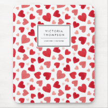 Padrão de Corações Vermelhos em Patchwork Aquarela