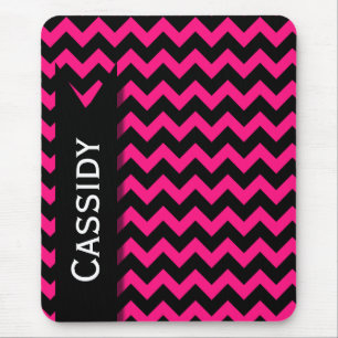 Mousepad Padrão de fevron rosa/preto e nome personalizado