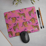 Mousepad Padrão de Tigre Quirky em rosa brilhante<br><div class="desc">Padrão Tiger no Mouse Rosa Brilhante - Você vai ficar totalmente selvagem por este padrão de tigre "roarsoma" no mouse rosa. Ninguém vai pensar que você é um imitador com este design de captura de olhos. Torne mais claro o local de trabalho ou o escritório doméstico. É também uma excelente...</div>