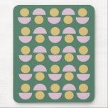Mousepad Padrão Geométrico Floral Escandinavo em Verde<br><div class="desc">Um padrão floral geométrico estilo escandinavo de formas em amarelo mostarda e lilás sobre fundo verde bonito.</div>