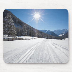 Mousepad paisagens idílico do inverno no berwanger tal,