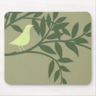 Mousepad Pássaro Verde Empoleirado no Ramo Verde