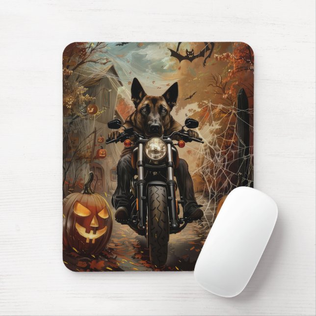 Mousepad Pastor da Anatólia pilotando motocicleta no Hallow (Com mouse)