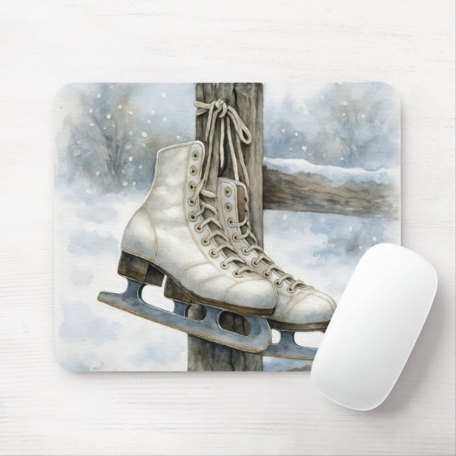 Mousepad Patins de Gelo Antigos Pendurados no Poste da Cerc (Com mouse)