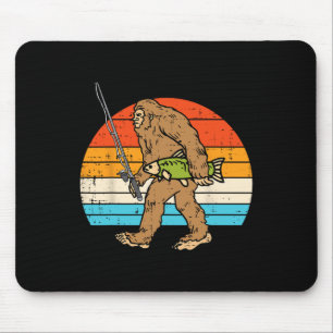 Mousepad Pé Grande Sasquatch Pesca Retro Pescador Homens Mu