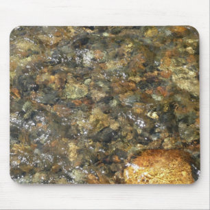 Mousepad Pebolhas Vestidas no rio Castanho e Abstrato natur