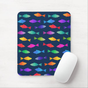 Mousepad Peixe-arco-íris no oceano com um padrão colorido b