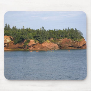 Mousepad Pessoas fazendo caiaque no mar na Baía de Fundy em