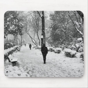 Mousepad Pessoas no parque no dia de inverno de neve