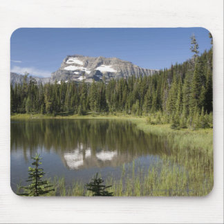 Mousepad Pico de montanha refletido em um lago