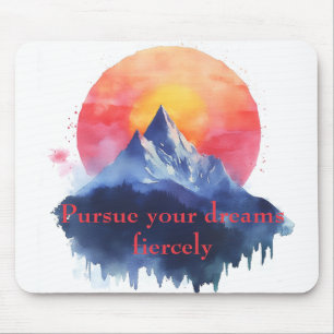 Mousepad Picos de Montanha Majestosos e Floresta