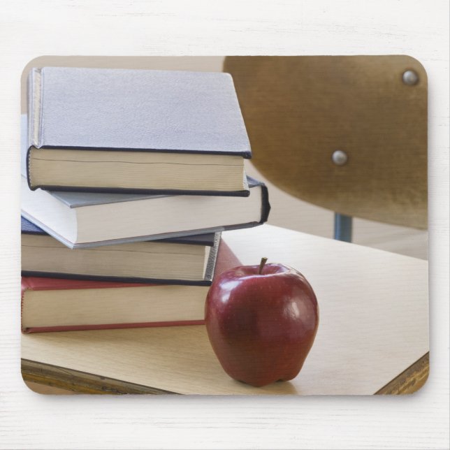 Mousepad Pilha de livros, maçã e carteira escolar (Frente)