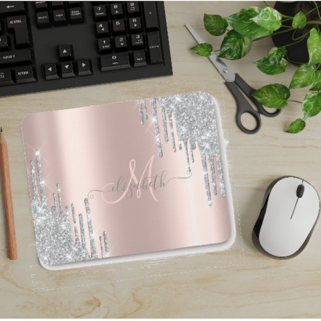 Mousepad Pingo de Brilho Prateado Moderno Monograma Dourado (Criador carregado)