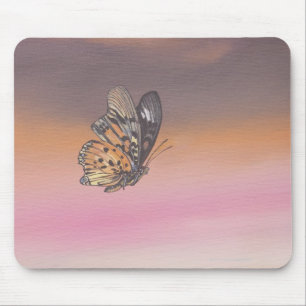 Mousepad Pintando a descrição da borboleta em vôo