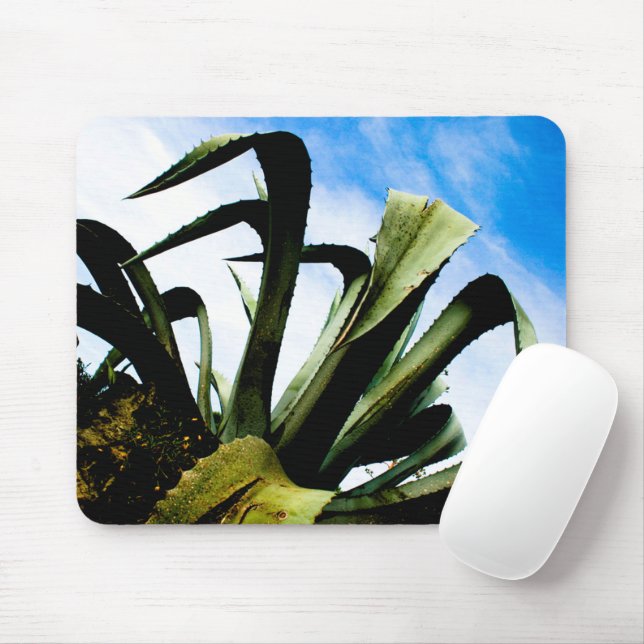 Mousepad Planta grande verde-azul com céu azul brilhante (Com mouse)
