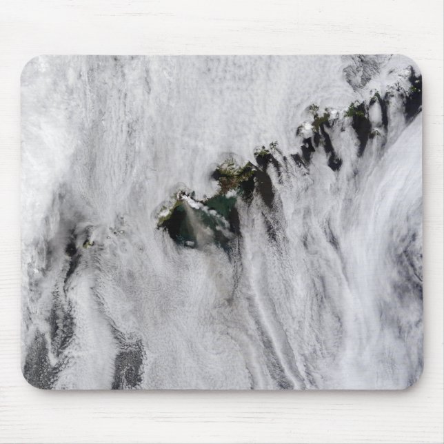 Mousepad Plumas do vulcão Okmok, Ilhas Aleutas (Frente)