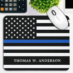 Mousepad Policial Personalizado Linha Azul Fino<br><div class="desc">Mouse fino de linha azul - bandeira americana em cores de bandeira policial, design moderno preto e azul. Personalize com o nome dos policiais. Este mouse pad personalizado do policial é perfeito para os departamentos de polícia. COPYRIGHT © 2020 Judy Burrows, Black Dog Art - Todos Os Direitos Reservados. Policial...</div>
