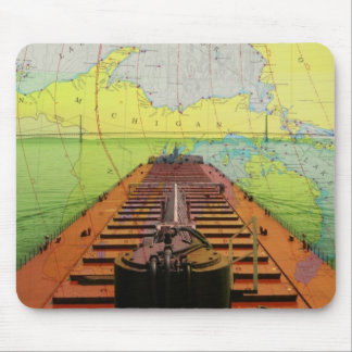 Mousepad Ponte de Mackinac de um navio que vai sob ele
