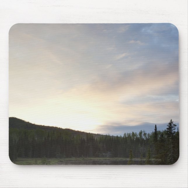 Mousepad Por do sol sobre uma lagoa enevoada (Frente)