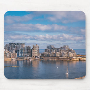 Mousepad Porto de Sliema e arranha-céus em Malta