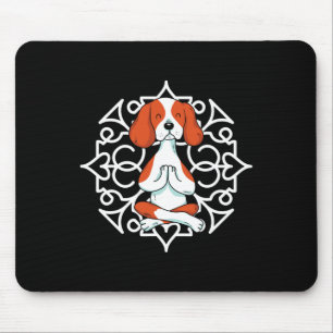 Mousepad Praticante de Yoga com Cão Beagle Patas Meditar In