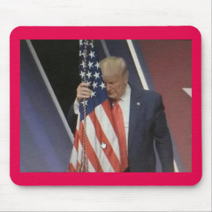 Mousepad Presidente Trump Hugging Bandeira Americana