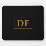 Mousepad Preto Personalizado com Iniciais Dourados<br><div class="desc">Este mouse pad tem um design preto com iniciais douradas,  adicionando estilo e personalização à sua mesa. Personalize-o com as suas iniciais ou com as de outra pessoa,  fazer-o de um presente ponderado ou de uma adição significativa ao seu próprio espaço de trabalho.</div>