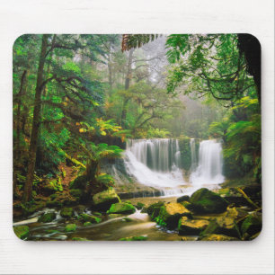 Mousepad Quedas da ferradura cercadas pela floresta húmida