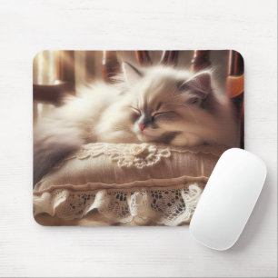 Mousepad Ragdoll Kitten em um Travesseiro
