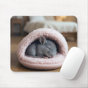 Mousepad Rato Cinza Dormindo em uma Chinela Rosa