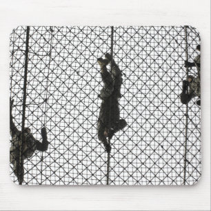 Mousepad recruta que preenche um obstáculo